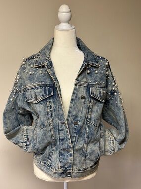 Pearl-Embellished Acid Wash Denim Jacket - Blue